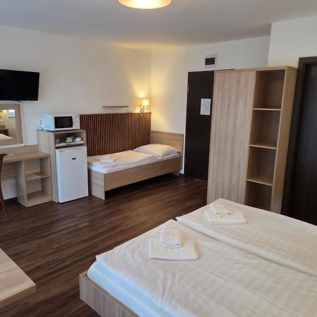 Adam Apartmanhaz Шиофок Экстерьер фото