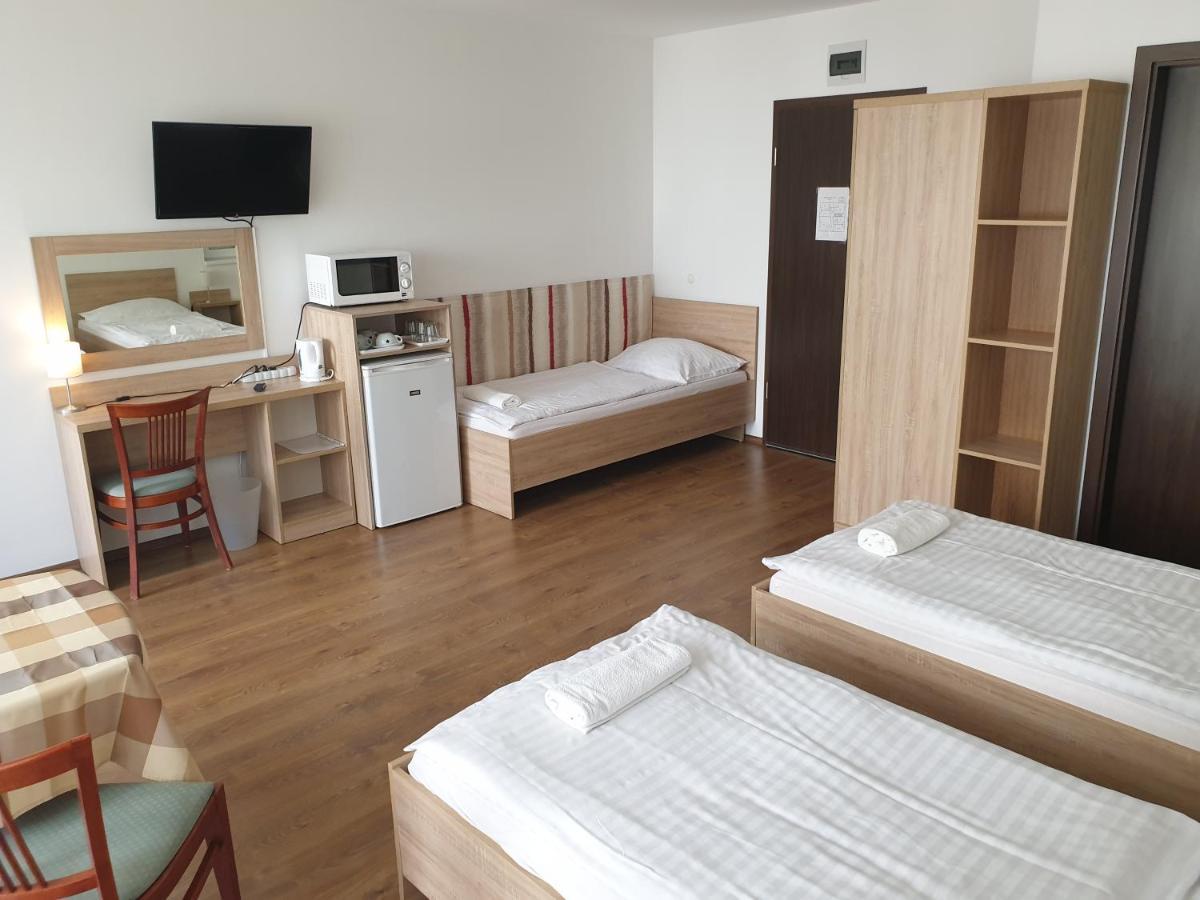 Adam Apartmanhaz Шиофок Номер фото