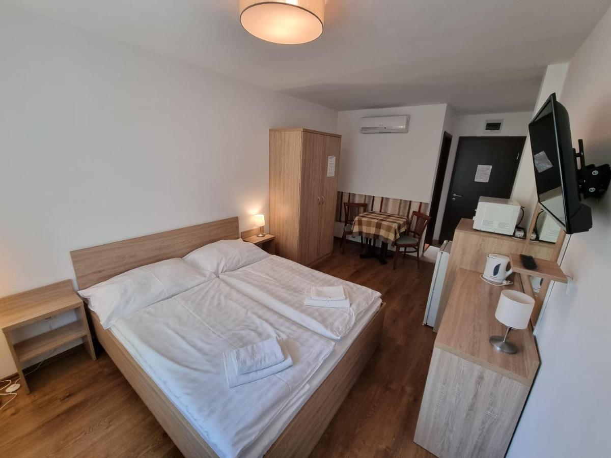 Adam Apartmanhaz Шиофок Номер фото