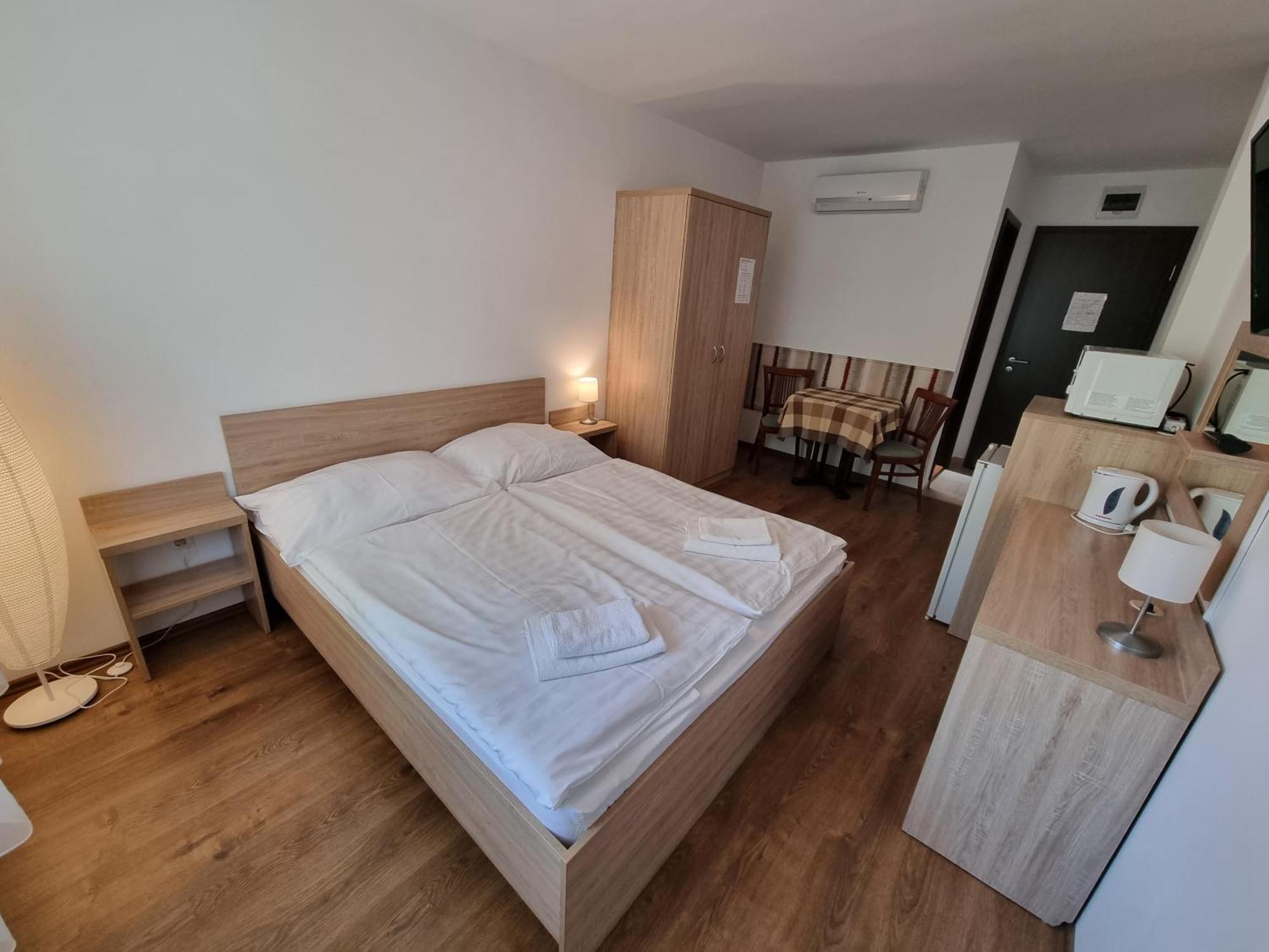Adam Apartmanhaz Шиофок Номер фото