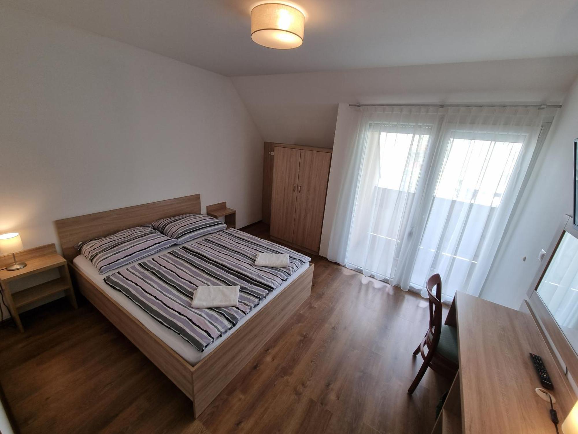 Adam Apartmanhaz Шиофок Номер фото