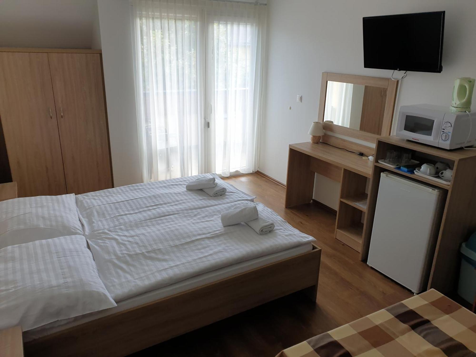 Adam Apartmanhaz Шиофок Номер фото