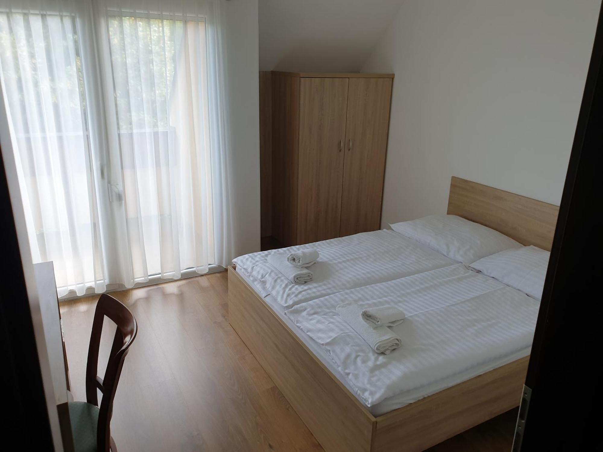 Adam Apartmanhaz Шиофок Номер фото