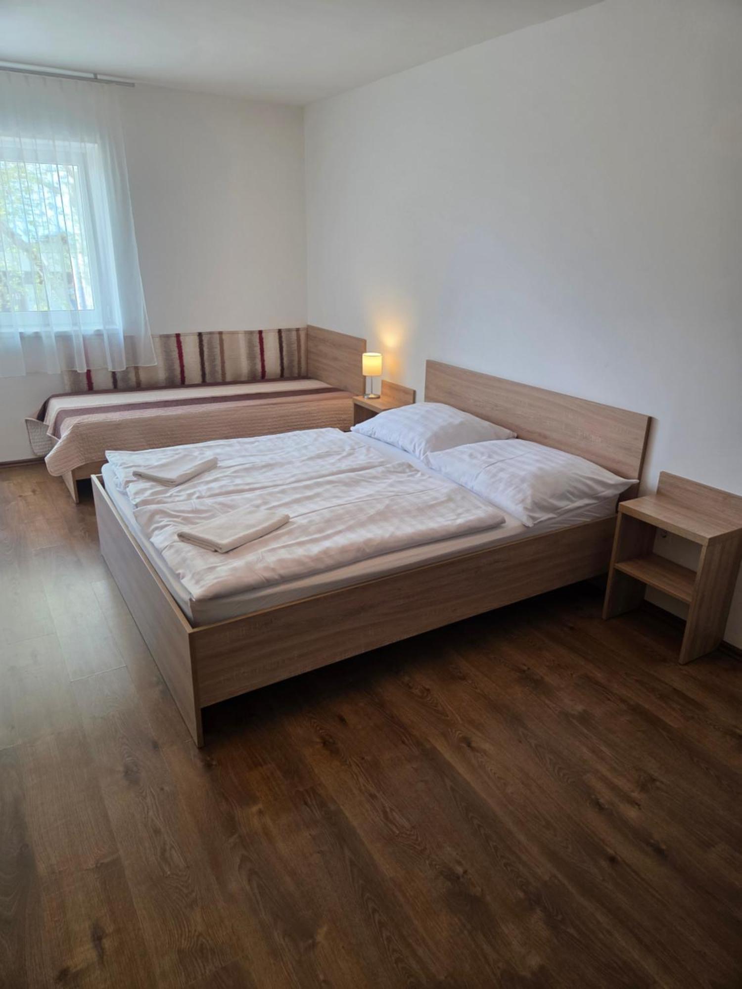Adam Apartmanhaz Шиофок Экстерьер фото